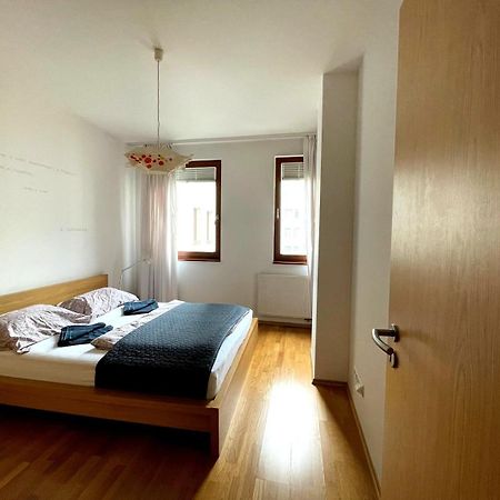 Central Apartment With Balcony ブダペスト エクステリア 写真