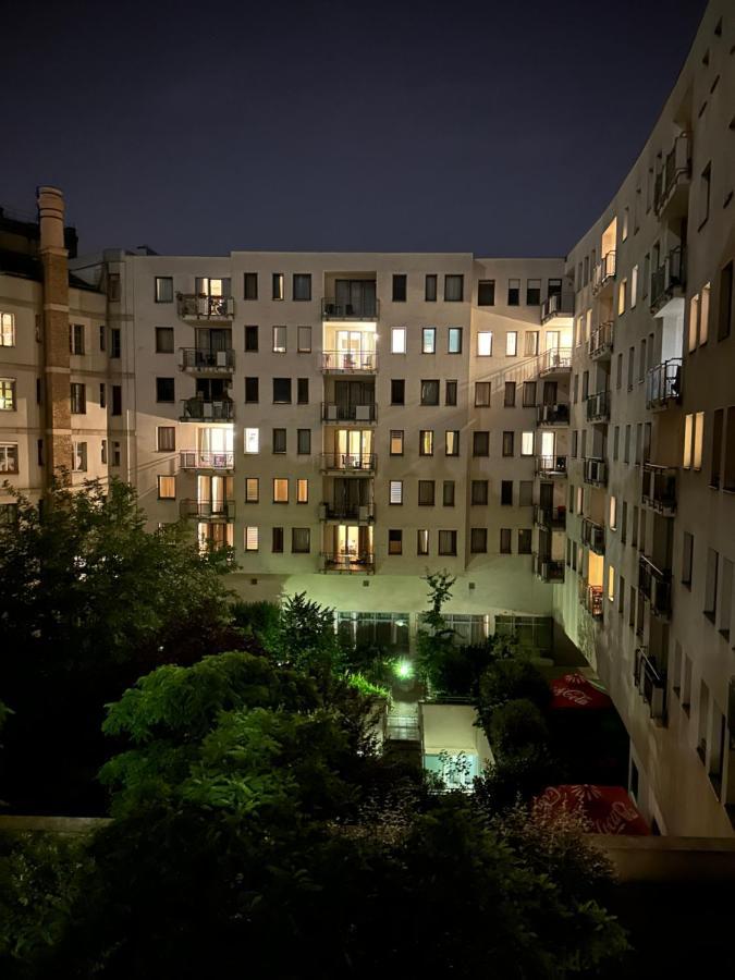 Central Apartment With Balcony ブダペスト エクステリア 写真