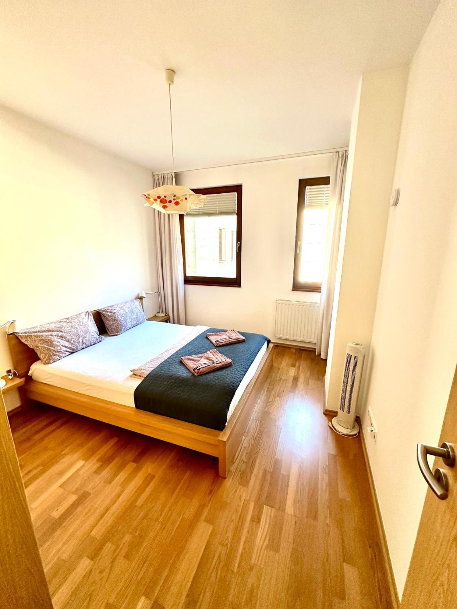Central Apartment With Balcony ブダペスト エクステリア 写真