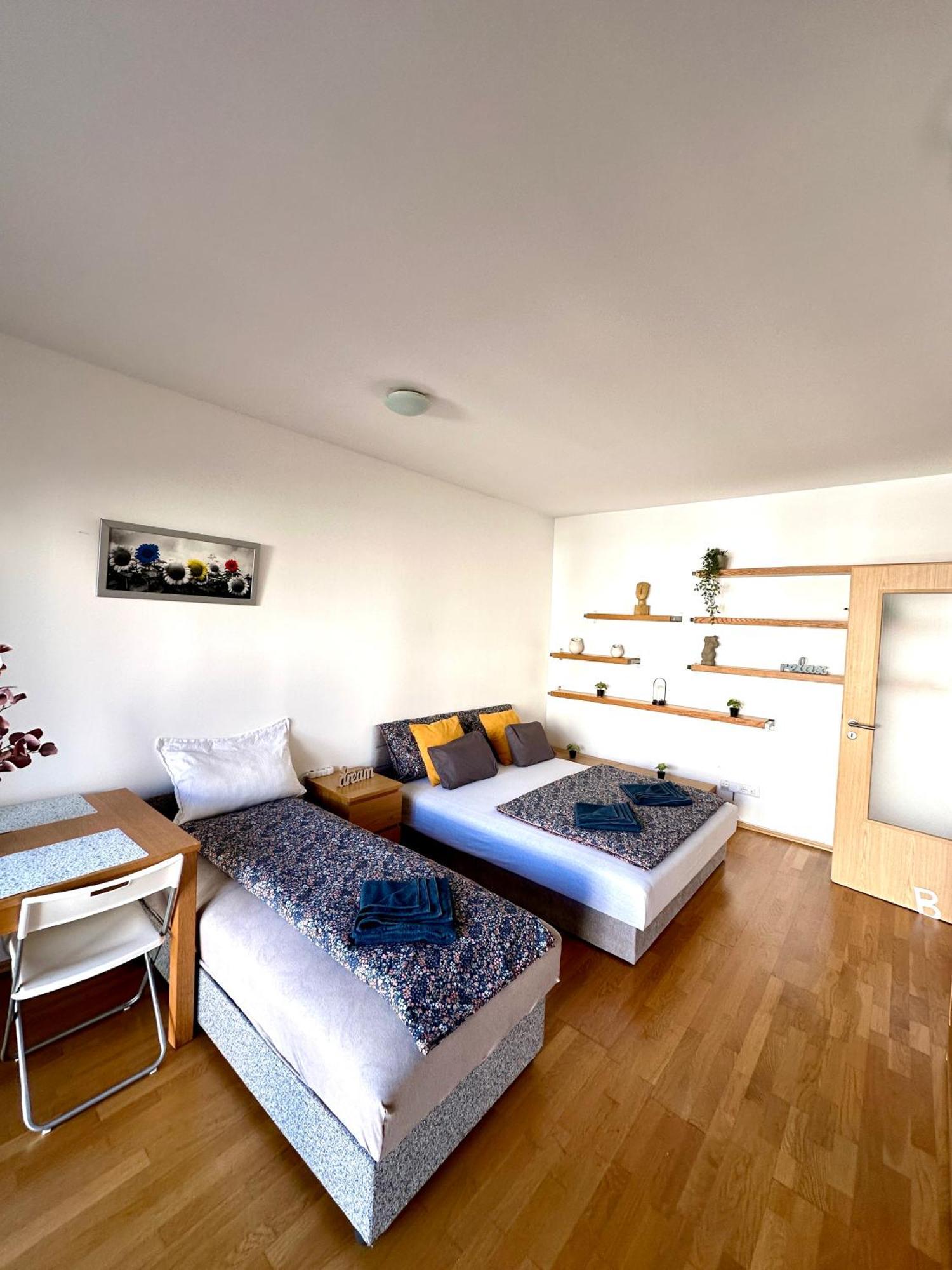 Central Apartment With Balcony ブダペスト エクステリア 写真