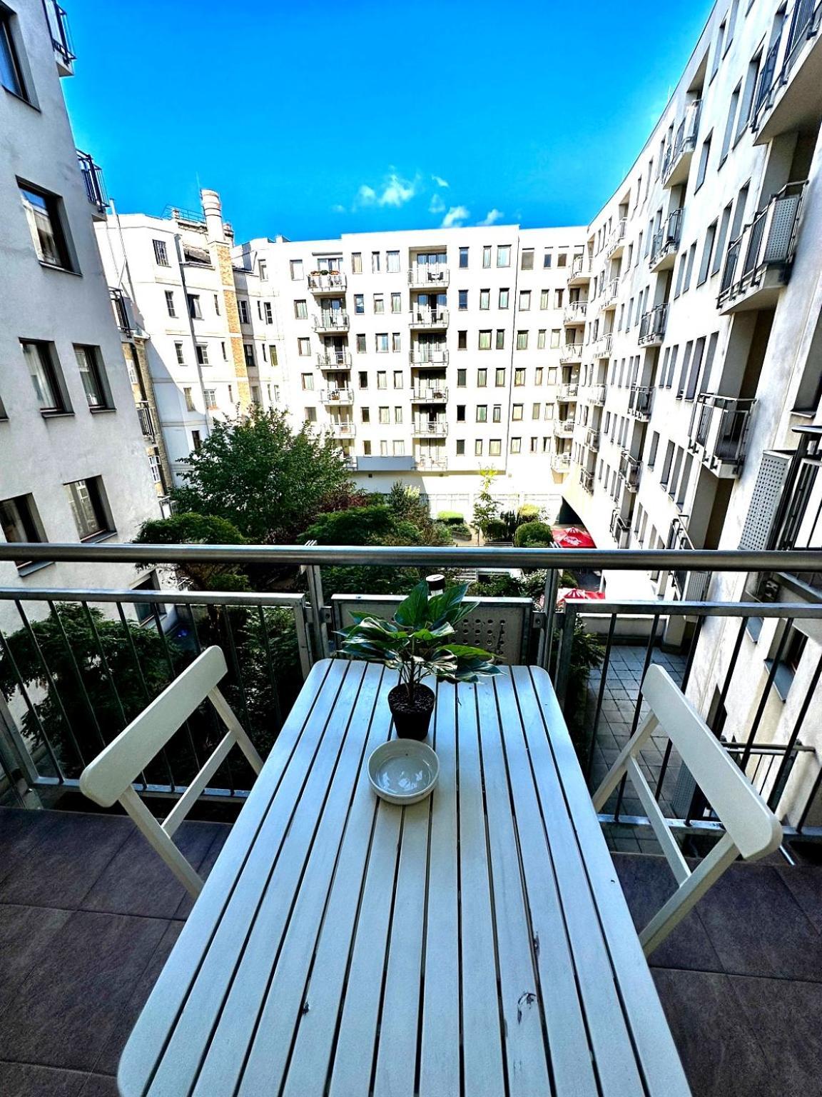 Central Apartment With Balcony ブダペスト エクステリア 写真